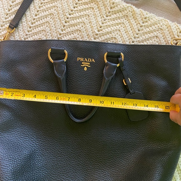 Prada large hobo handbag with adjustable strap. - Picture 11 of 13